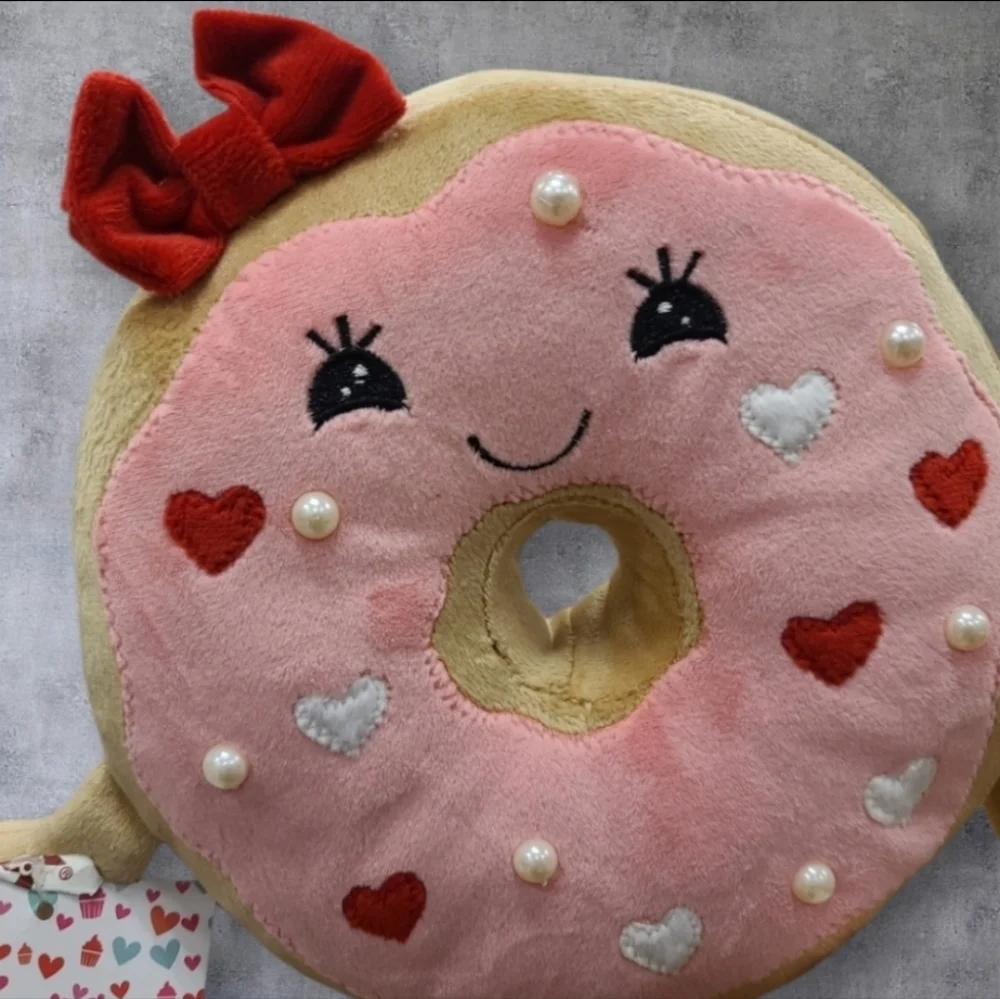 Valentines Day Couple Pink Donut Pair w/ Hearts & Pearls Shelf Sitter Decor NEW